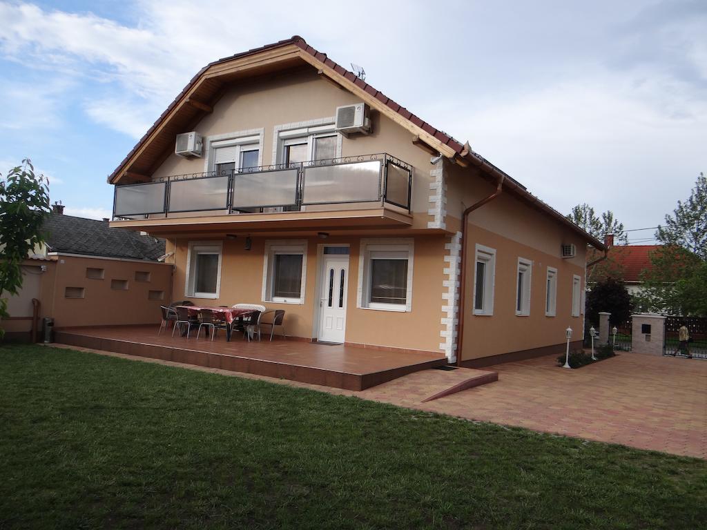 Marinica Apartman Хайдусобосло Экстерьер фото